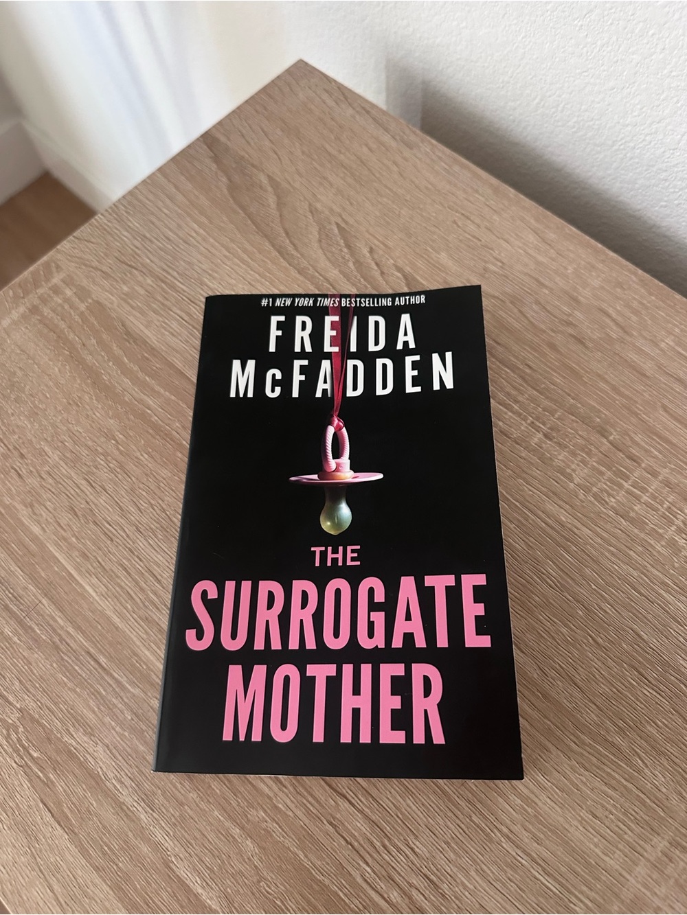 The Surrogate Mother - Freida McFadden
